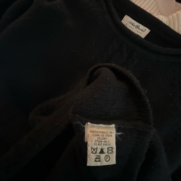 Eddie Bauer Wool Sweater (M) - Picture 2 of 4